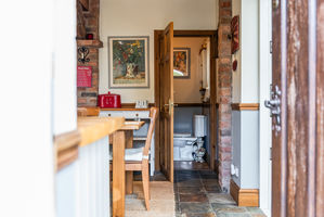 Guest WC- click for photo gallery